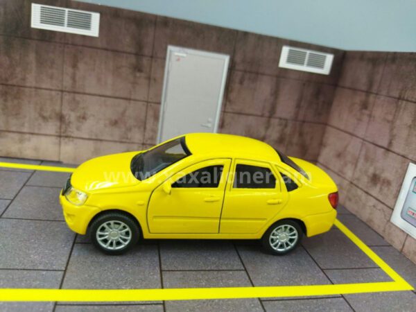 Մետաղյա մեքենա դեղին Լադա ՍեդանLada Sedan