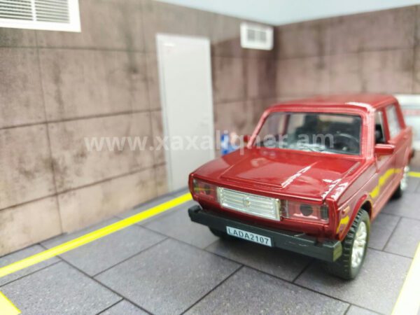Մետաղյա մեքենա կարմիր Lada 2107