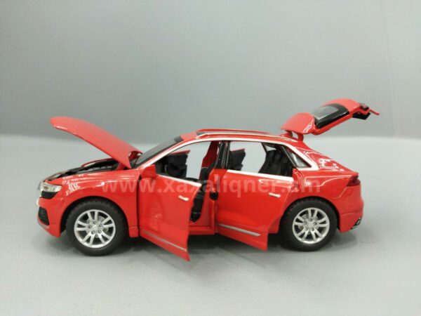 Մետաղյա մեքենա կարմիր Աուդի Audi Q8