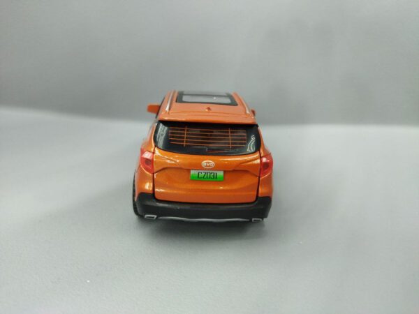 Մետաղյա մեքենա նարնջագույն Toyota Rav4