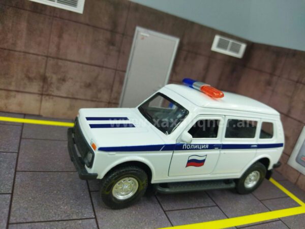 Մետաղյա մեքենա ոստիկանական Նիվա Niva