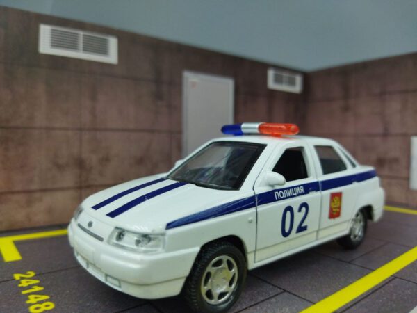 Մետաղյա ոստիկանական մեքենա սպիտակ Պրիորա (Priora)