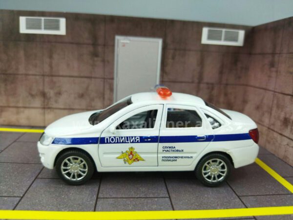Ոստիկանական մետաղյա մեքենա