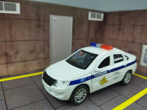 Ոստիկանական մետաղյա մեքենա