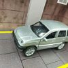 Մետաղյա մեքենա մոխրագույն Chevrolet Niva