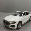 Մետաղյա մեքենա սպիտակ Audi Q8