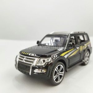 Մետաղյա մեքենա սև Mitsubishi pajero