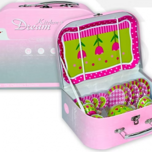 Մետաղական սպասք ճամպրուկով